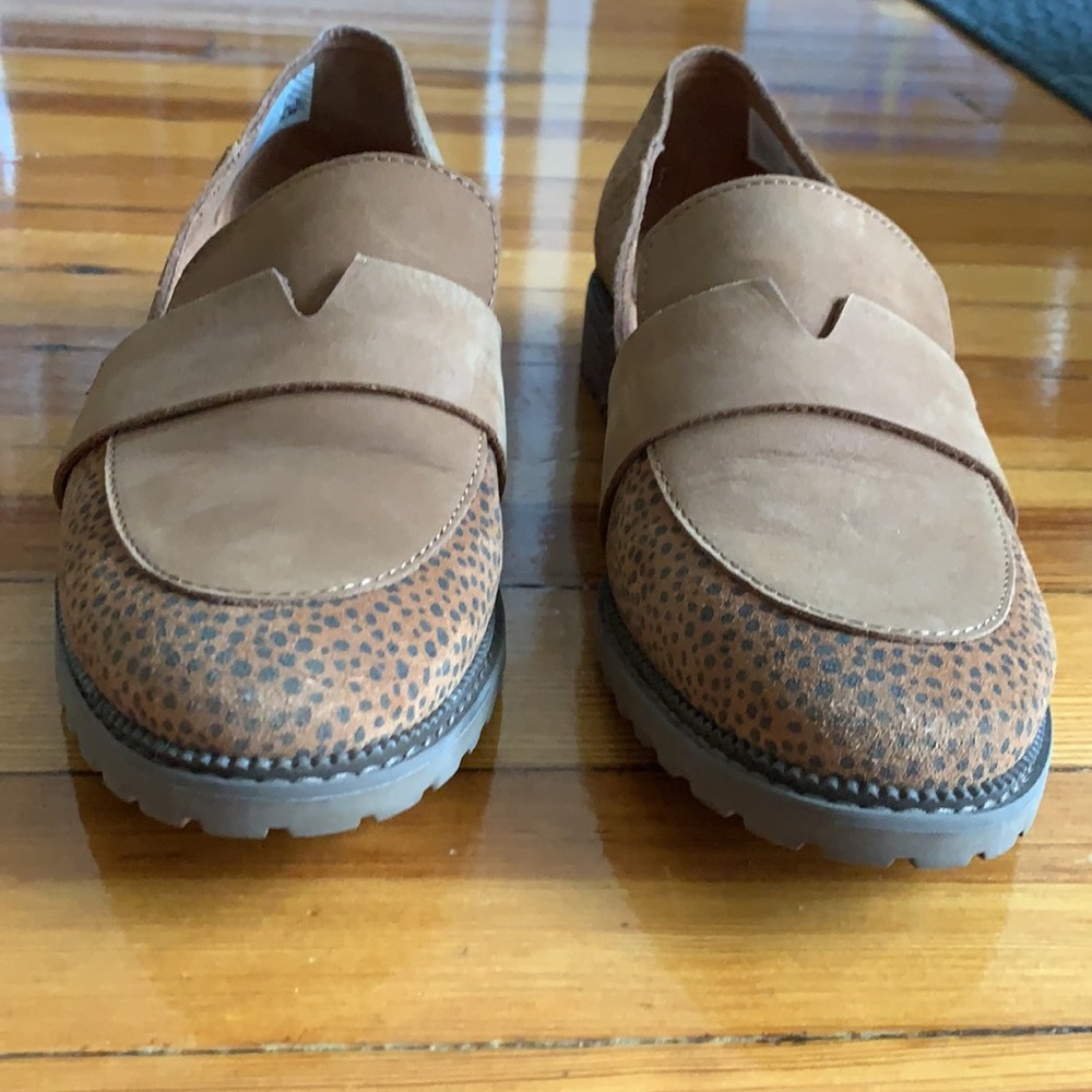 TOMS Mallory Flats/Loafers - sold out online! - Picture 10 of 12